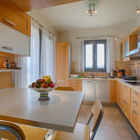 Vila Haraki Villas *