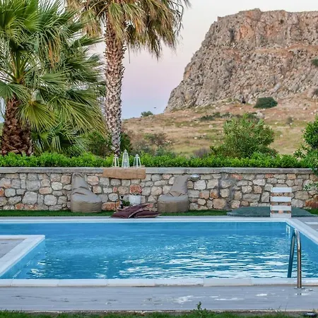 Haraki Villas *