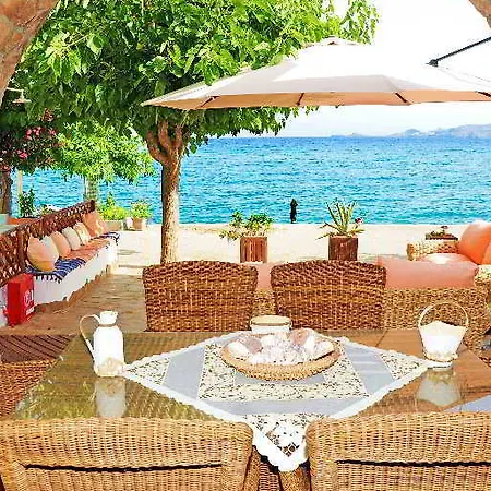 Haraki Villas * Charaki