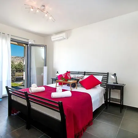 Villa Haraki Villas *