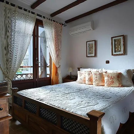 Vila Haraki Villas